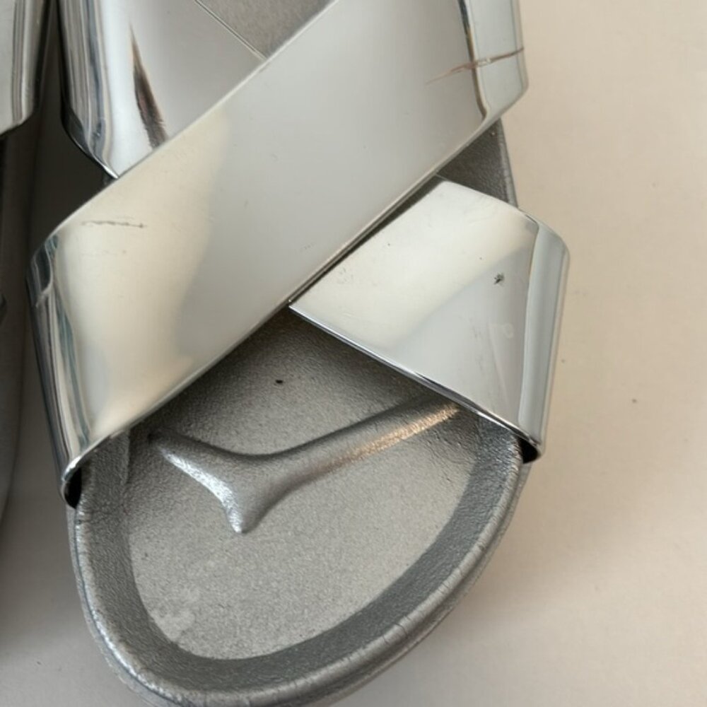 Revamped silver shiny chunky criss-cross slide sandals size 8 - Picture 3 of 8